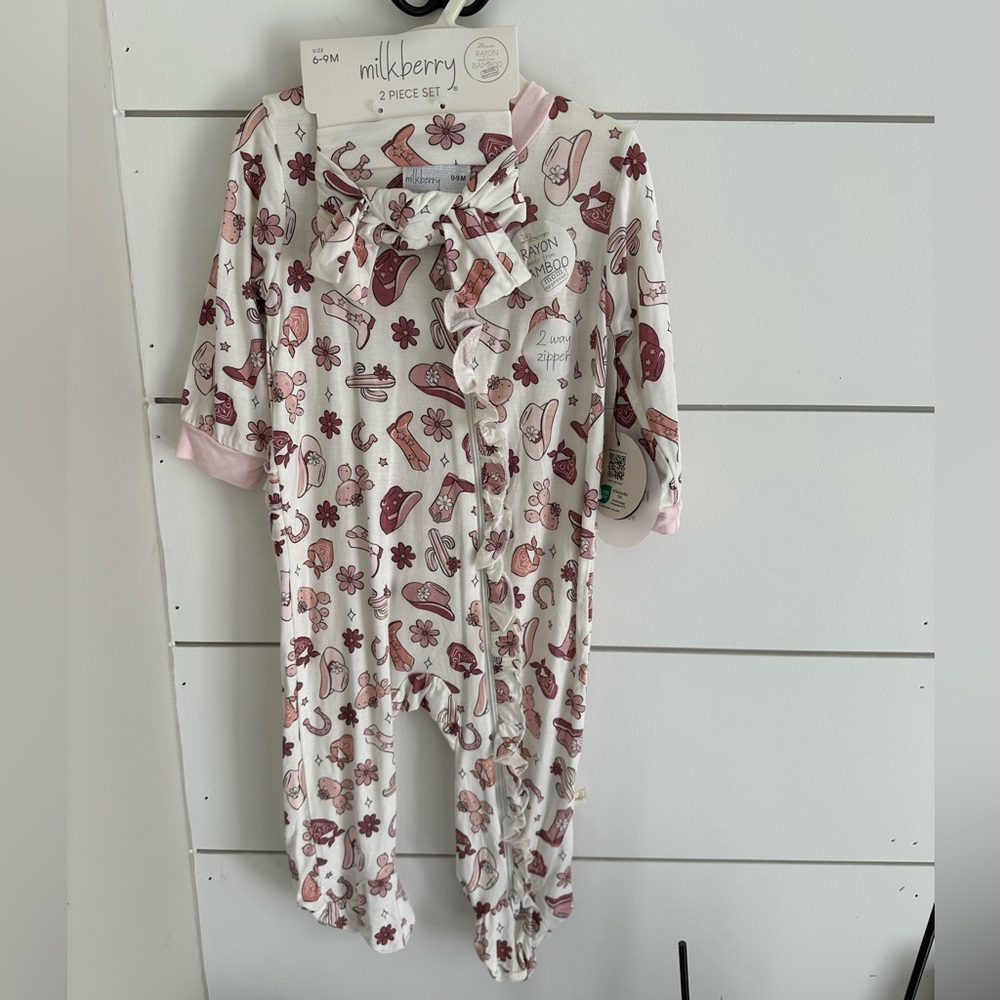 NWT Milkberry Bamboo Footie Pajama 3-6 months Zipper Closure Cowgirl print